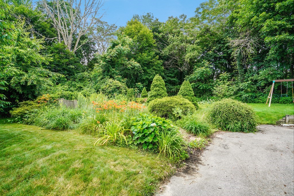 30 Lantern Ln