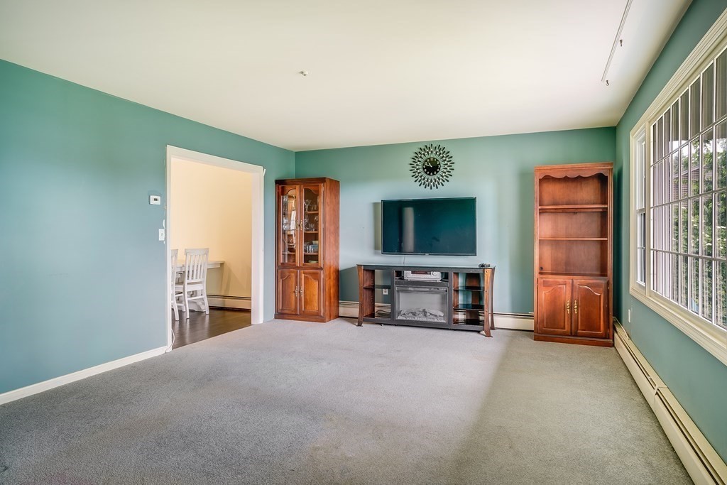 30 Lantern Ln
