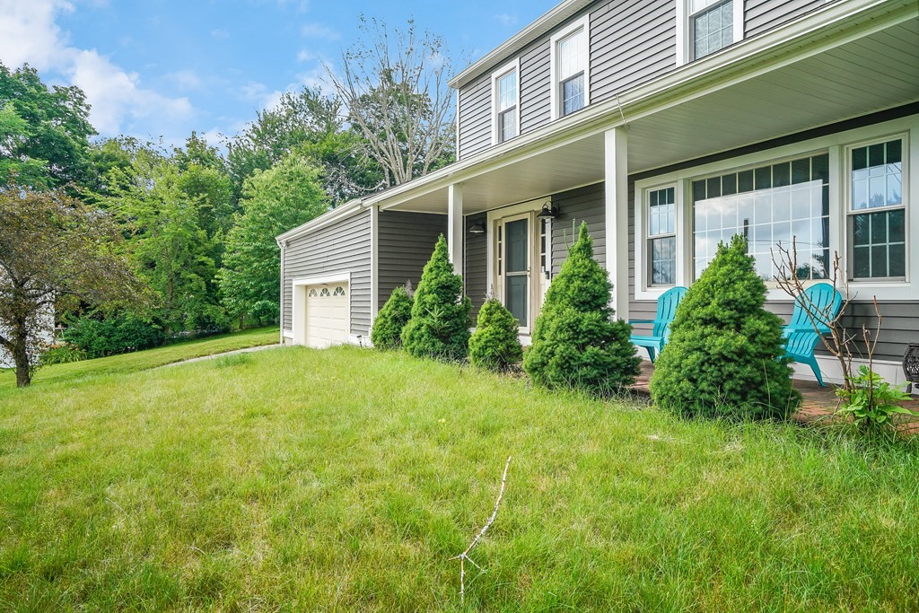 30 Lantern Ln
