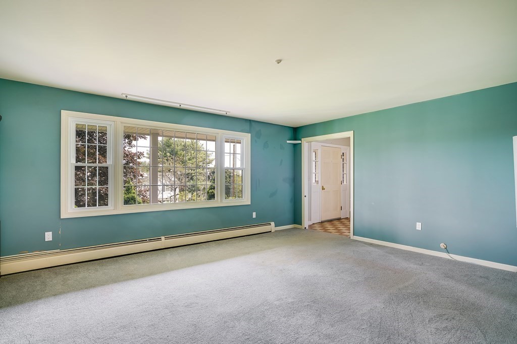 30 Lantern Ln