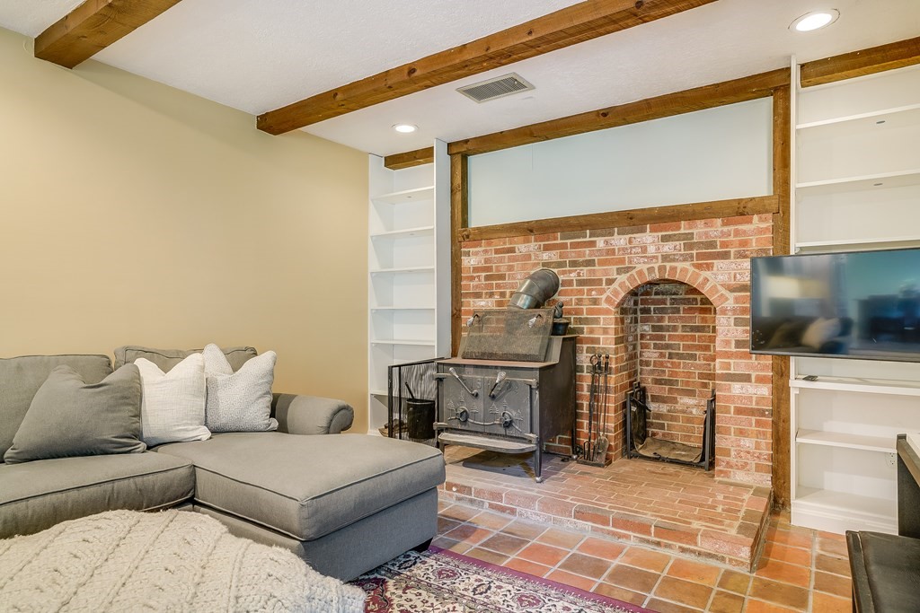 30 Lantern Ln