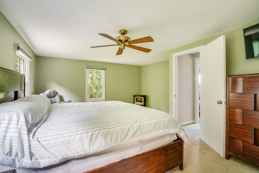 30 Lantern Ln
