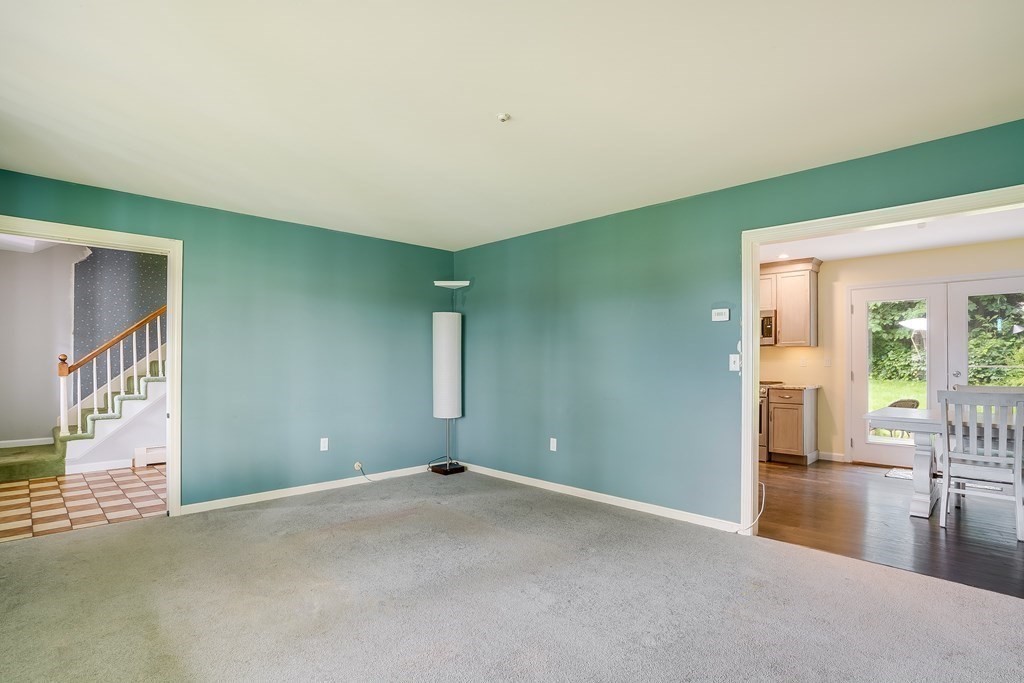 30 Lantern Ln