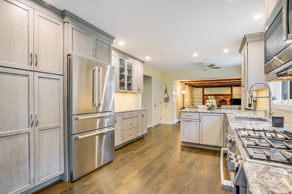 30 Lantern Ln