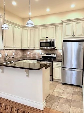 325 Commonwealth Avenue # 3