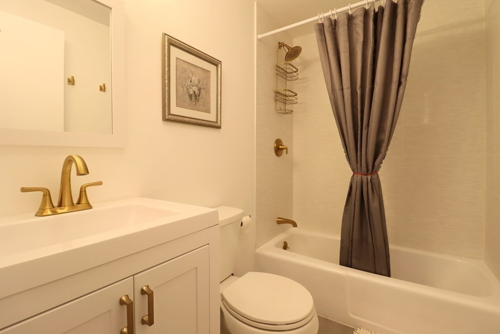 2 Fernview Ave # 8