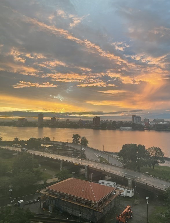 534 Beacon Street # 906