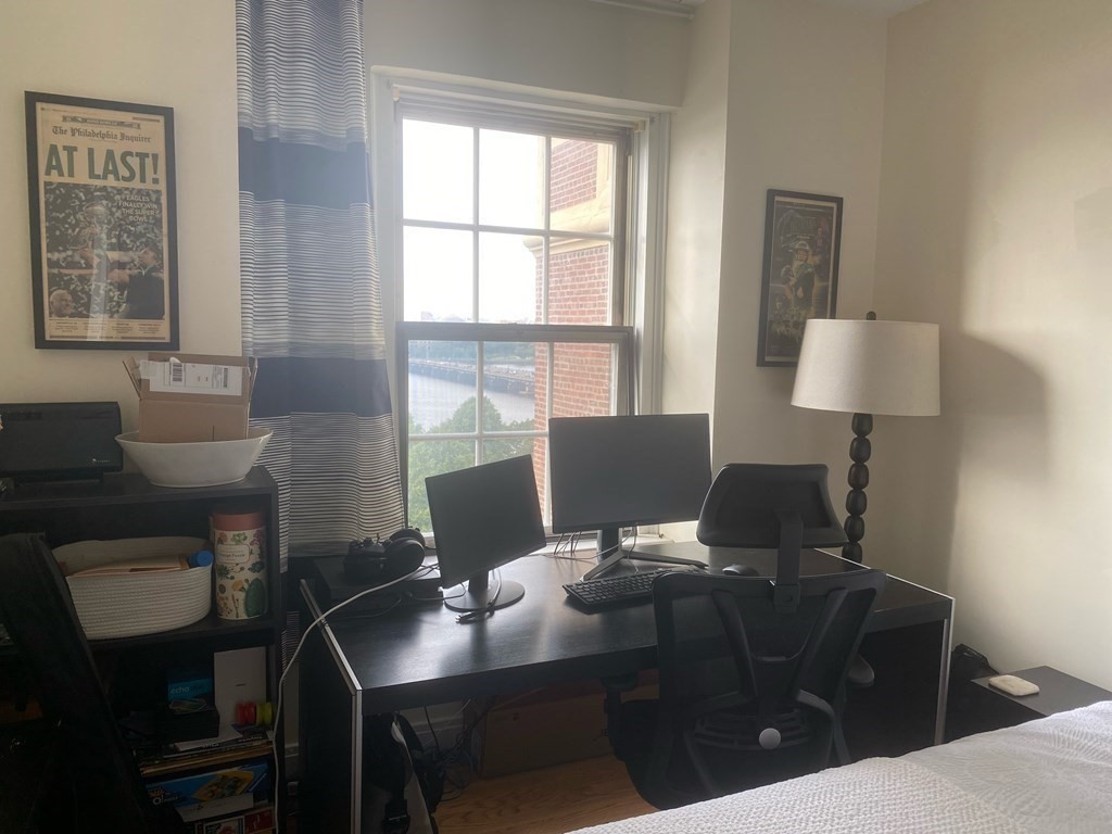 534 Beacon Street # 906