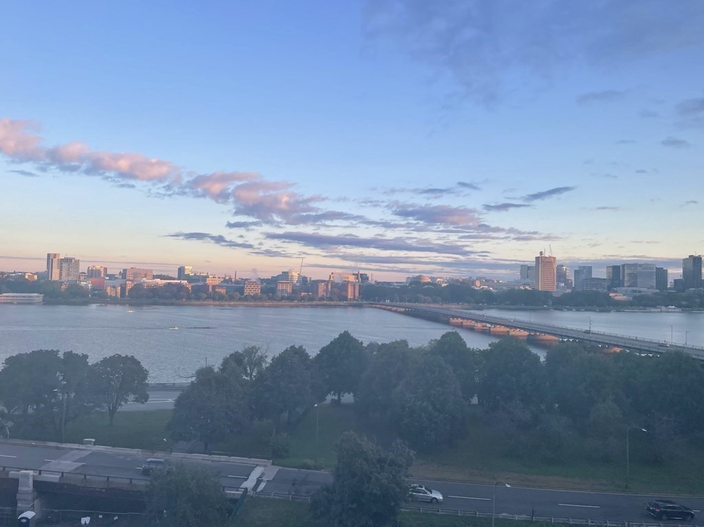 534 Beacon Street # 906