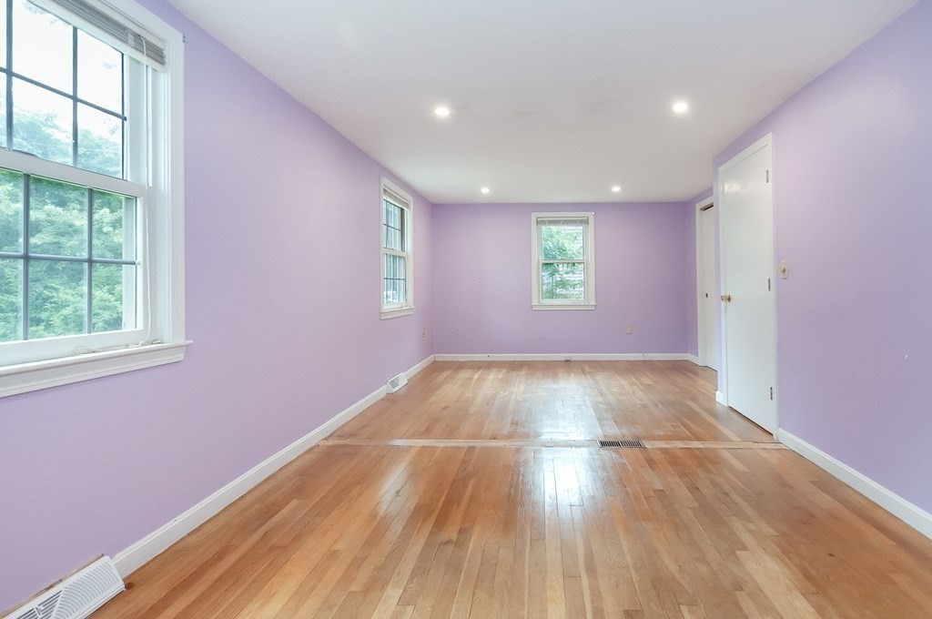 64 Taft Rd