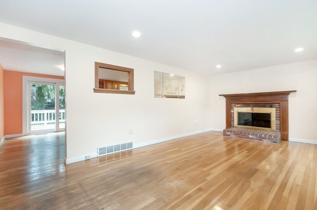 64 Taft Rd