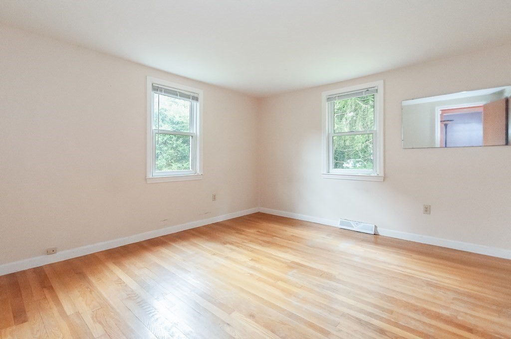 64 Taft Rd