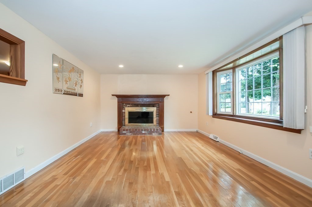 64 Taft Rd