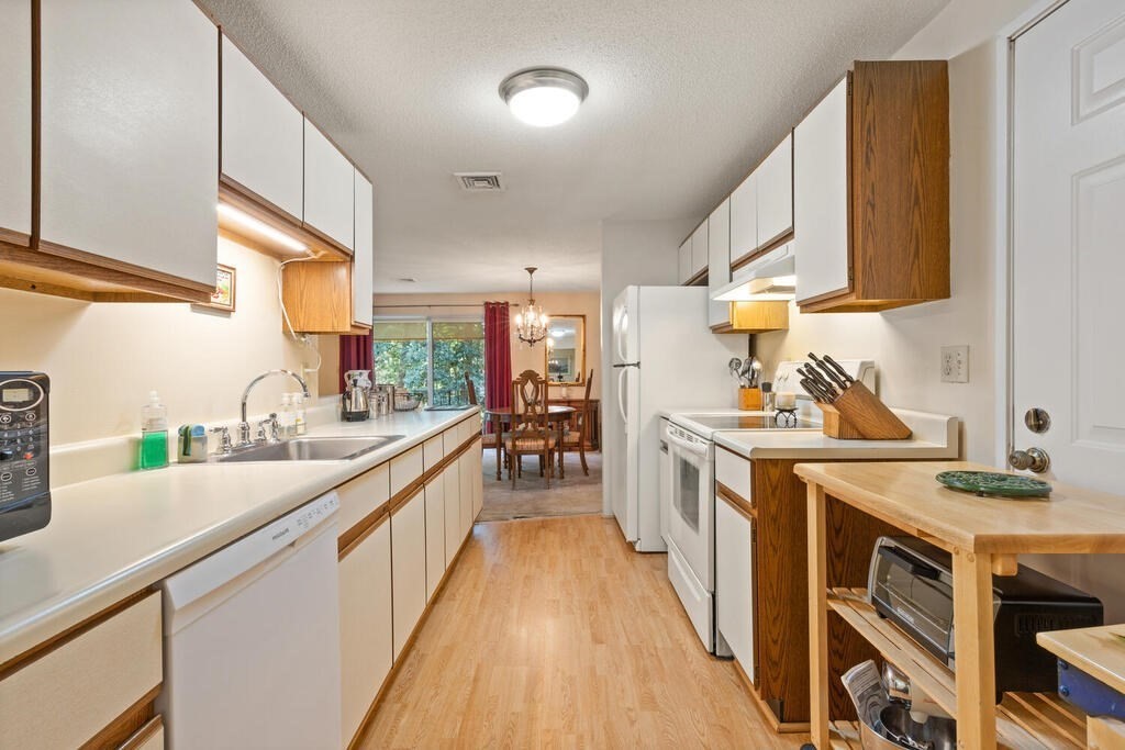 181 Littleton Rd # 212