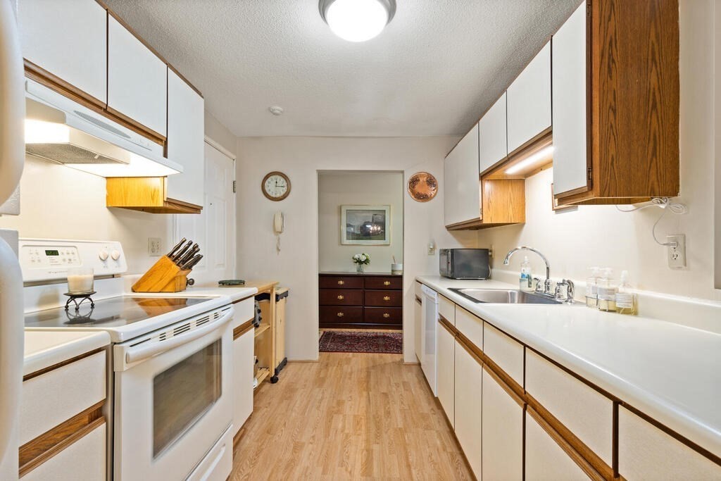 181 Littleton Rd # 212