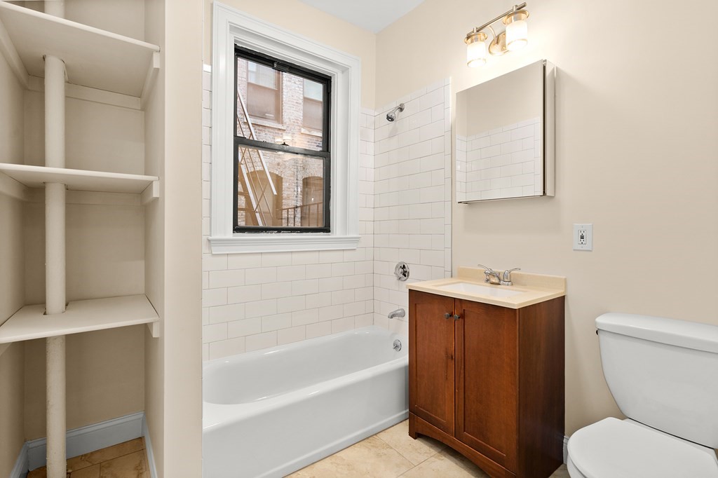 25 Peterborough St # 6