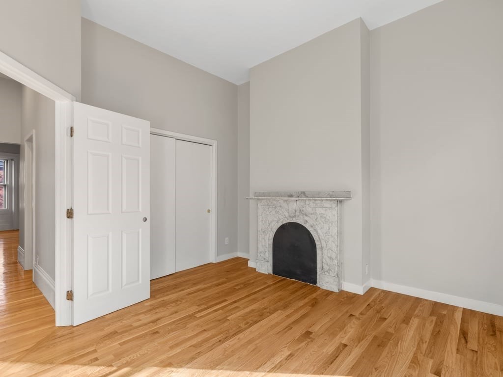 48 Dwight St # 4