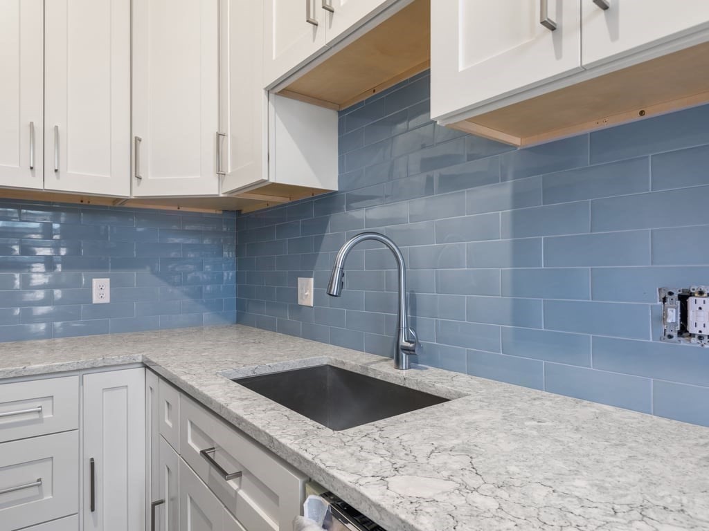 48 Dwight St # 4