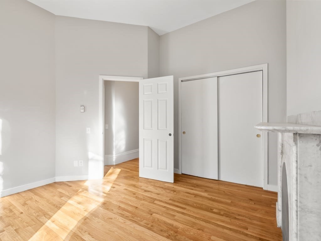 48 Dwight St # 4