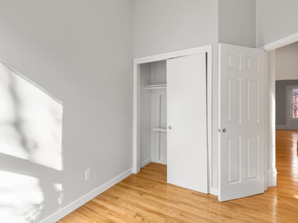 48 Dwight St # 4