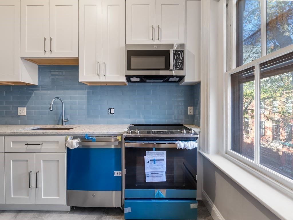 48 Dwight St # 4