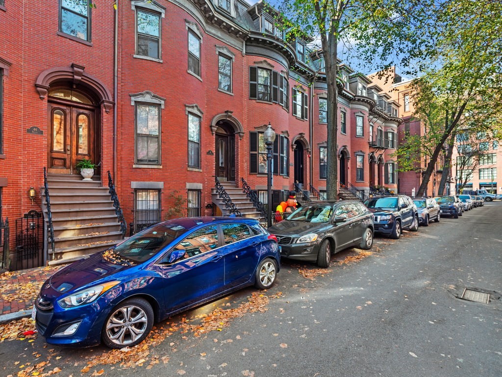 48 Dwight St # 4