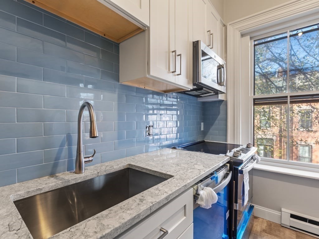48 Dwight St # 4