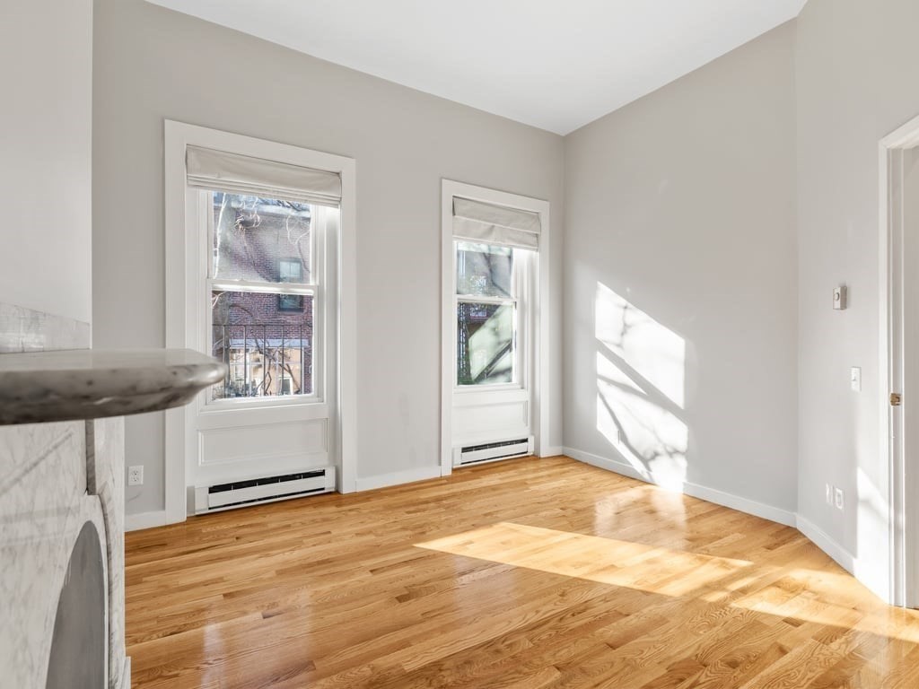 48 Dwight St # 4