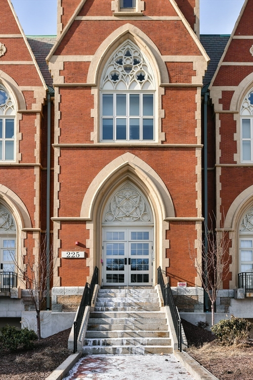 225 Dorchester St # 10