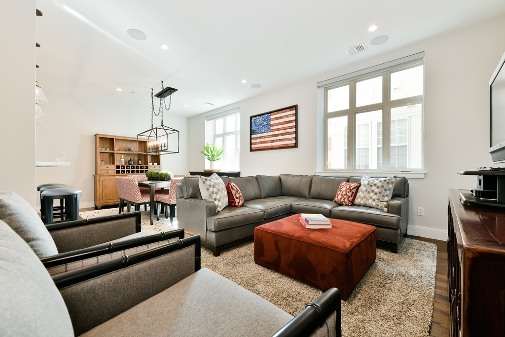 225 Dorchester St # 10