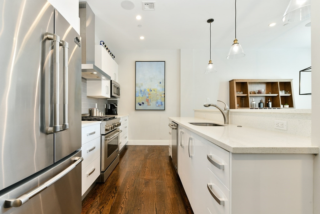 225 Dorchester St # 10