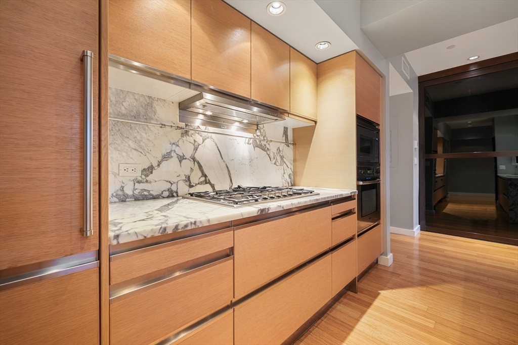 7 Warren Ave # 18 Unit: PH-18
