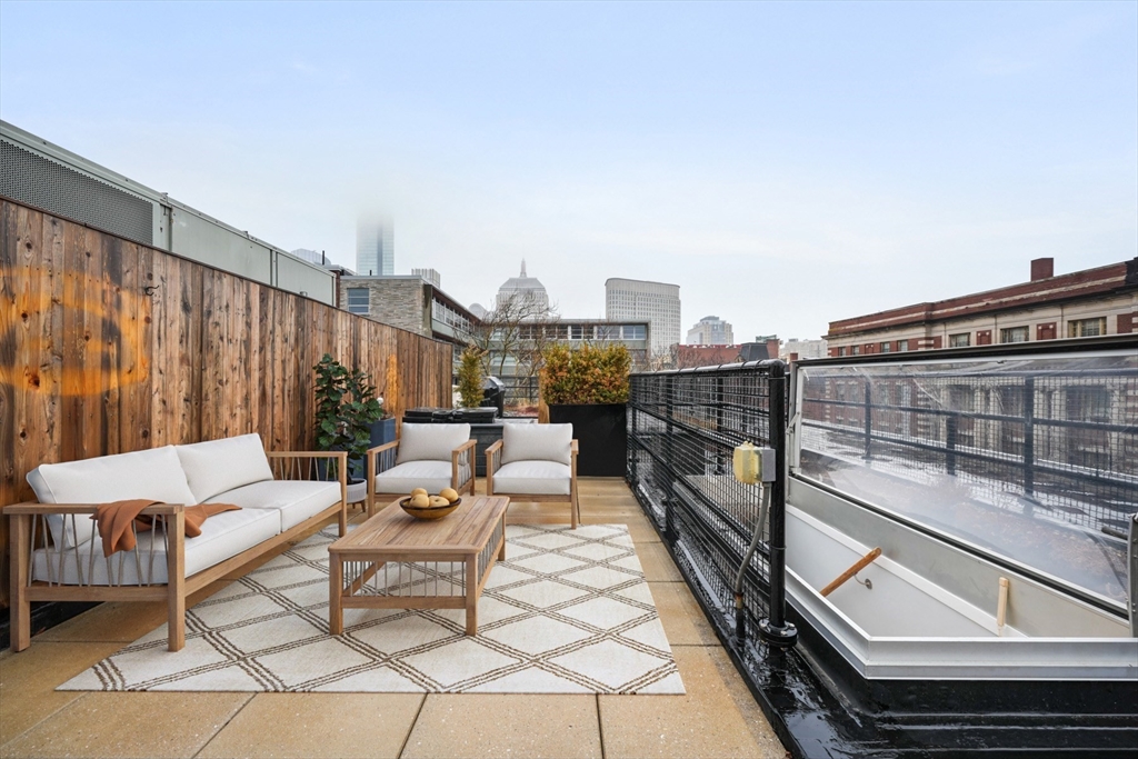 7 Warren Ave # 18 Unit: PH-18