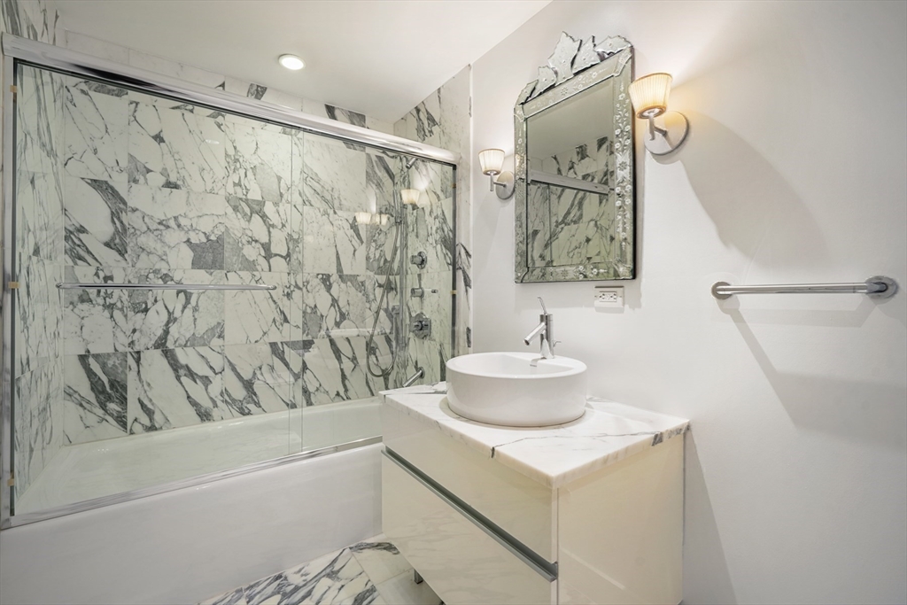 7 Warren Ave # 18 Unit: PH-18