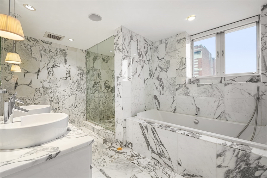 7 Warren Ave # 18 Unit: PH-18