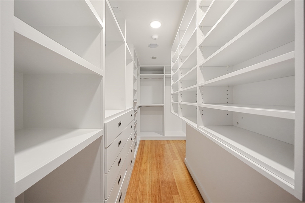 7 Warren Ave # 18 Unit: PH-18