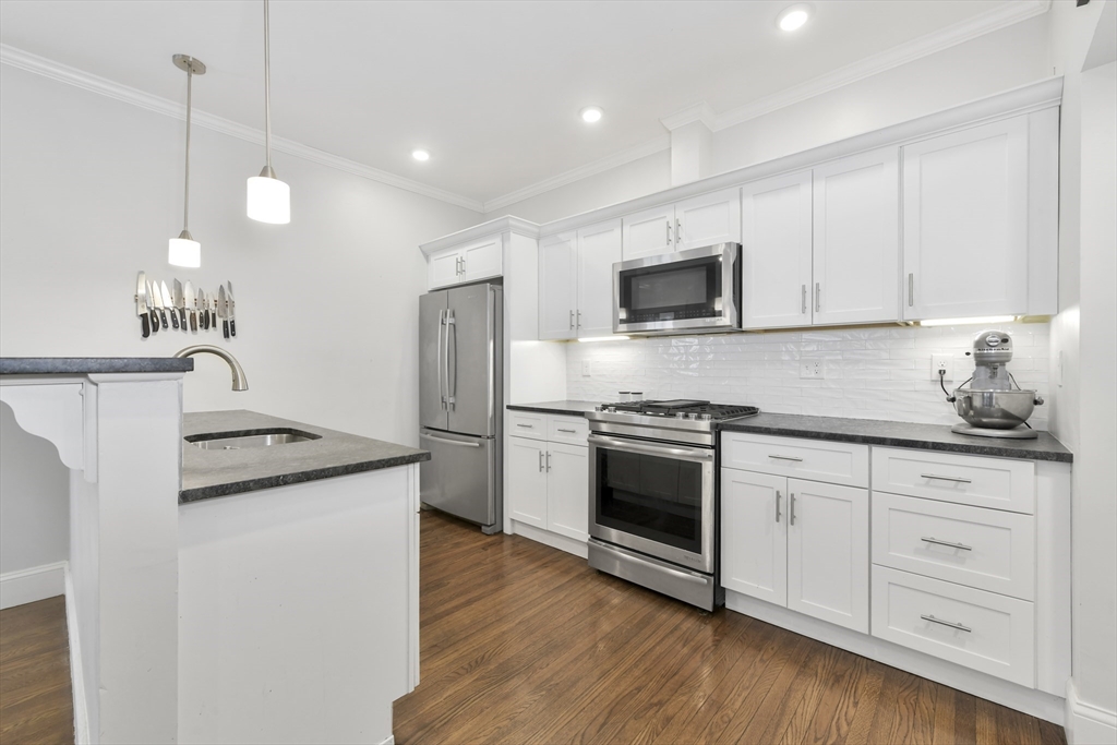 402 Medford St # 1