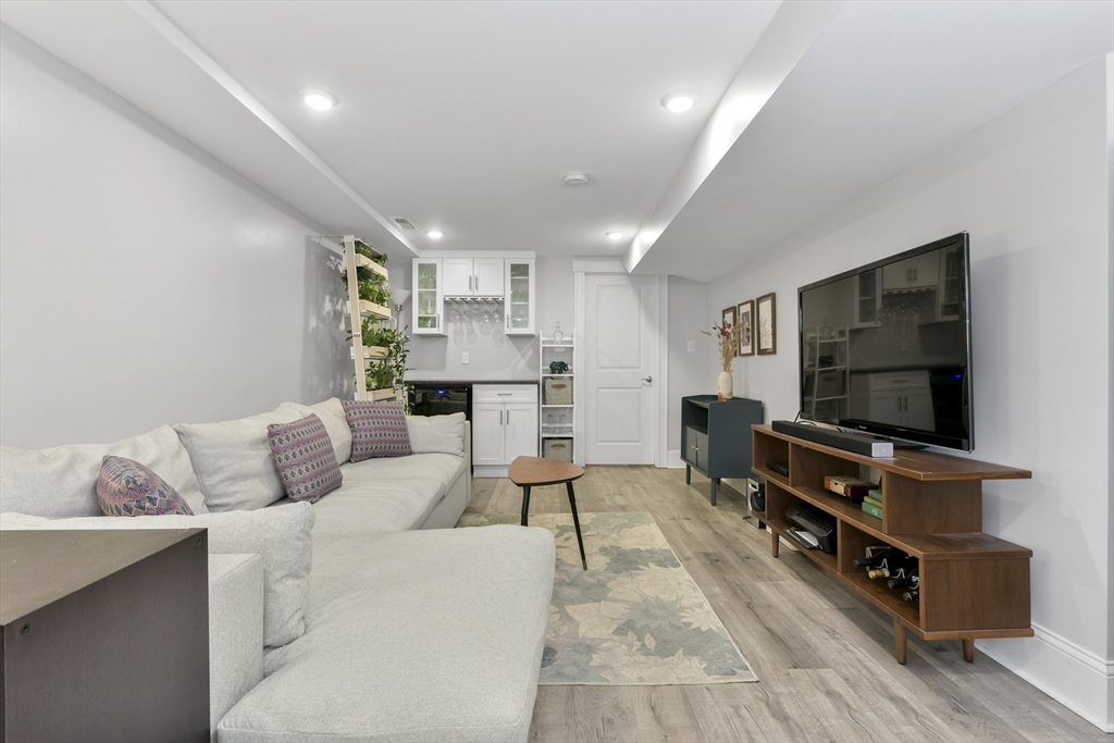 402 Medford St # 1