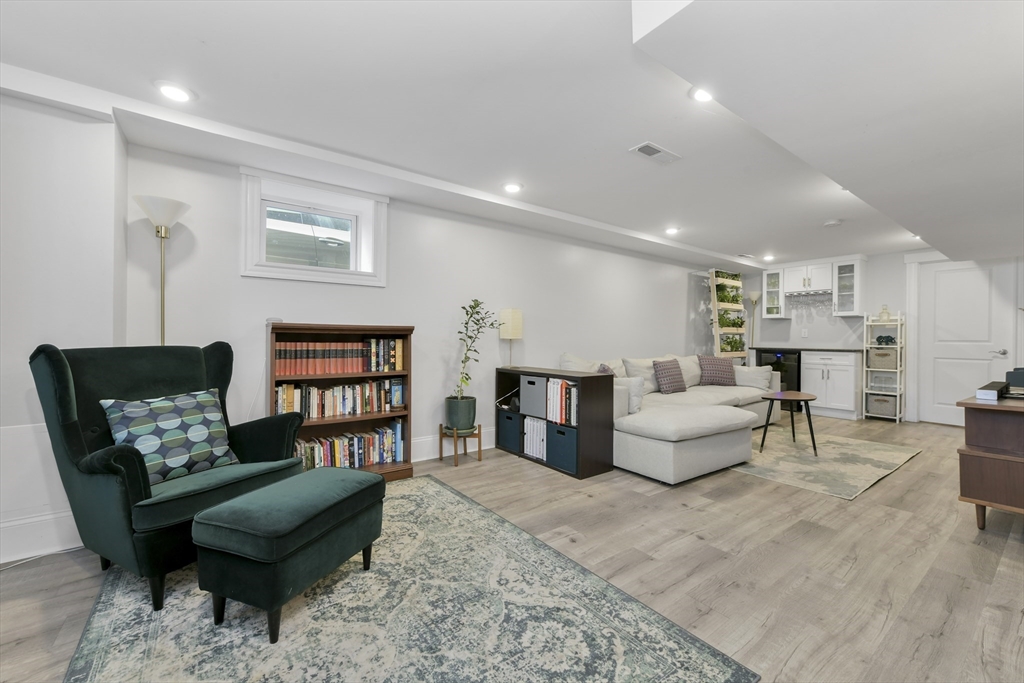 402 Medford St # 1
