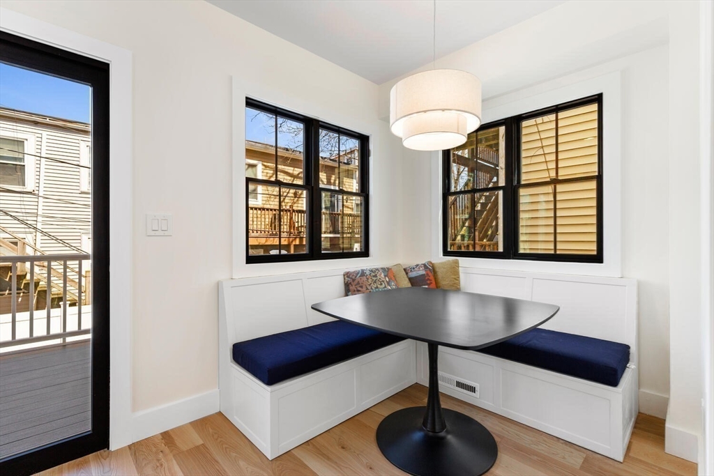 300 W 3rd St