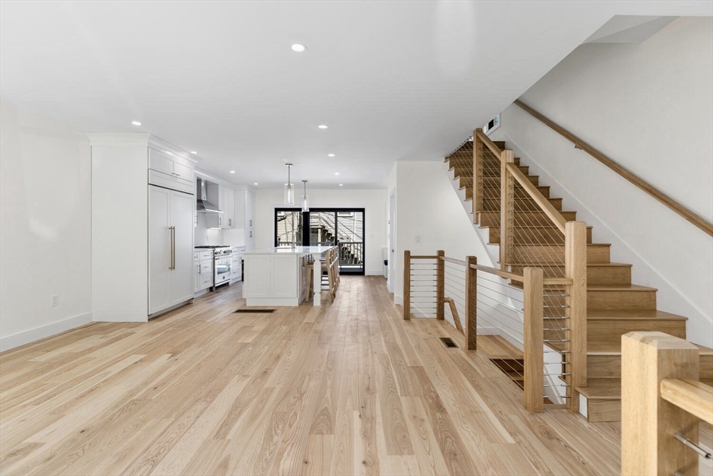 300 W 3rd St