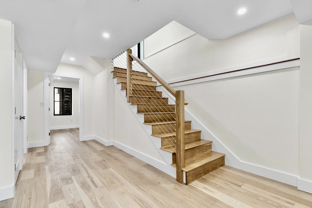 300 W 3rd St