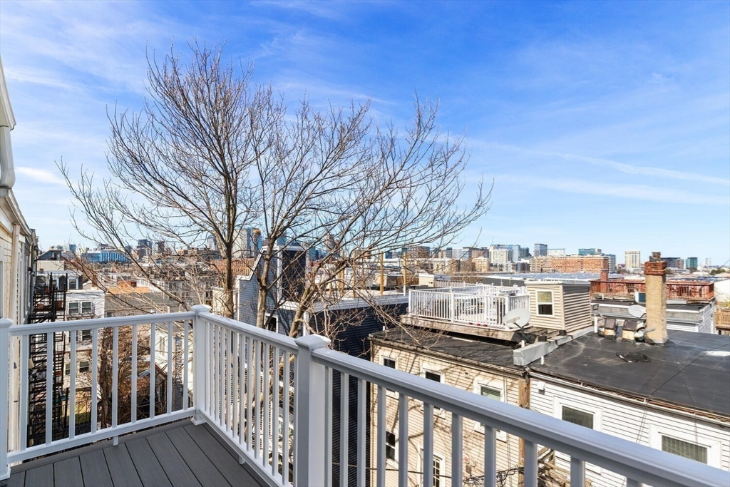 300 W 3rd St