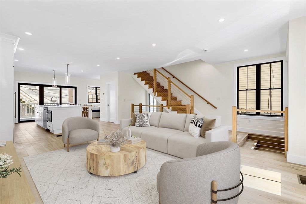 300 W 3rd St