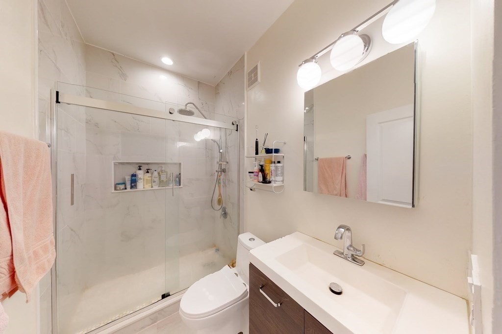 247 W Newton St # 247