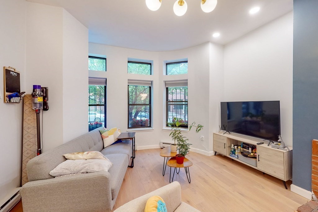 247 W Newton St # 247