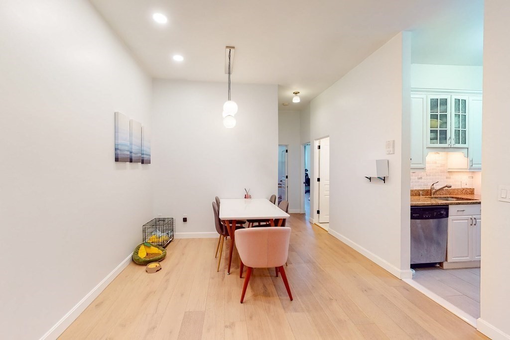247 W Newton St # 247