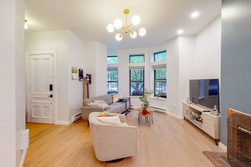 247 W Newton St # 247