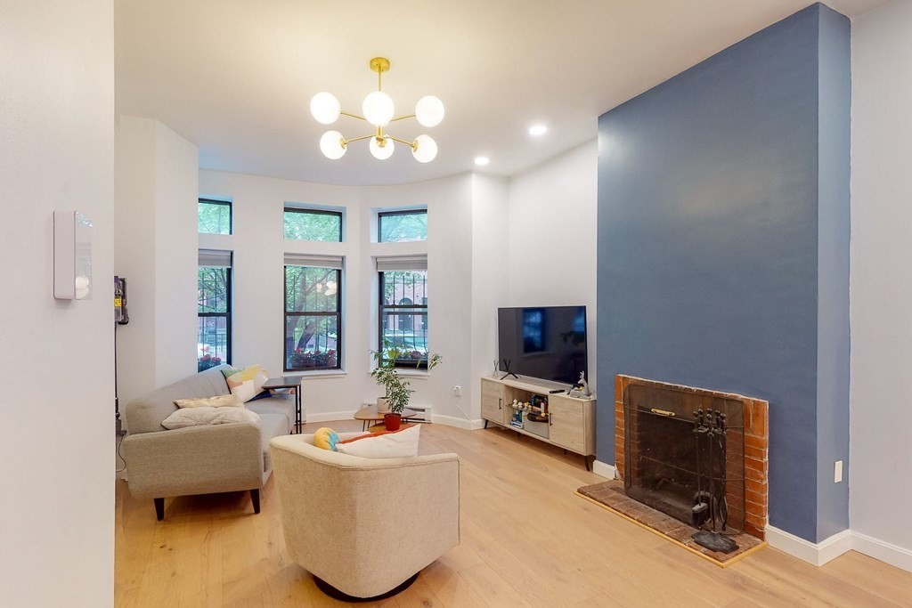 247 W Newton St # 247