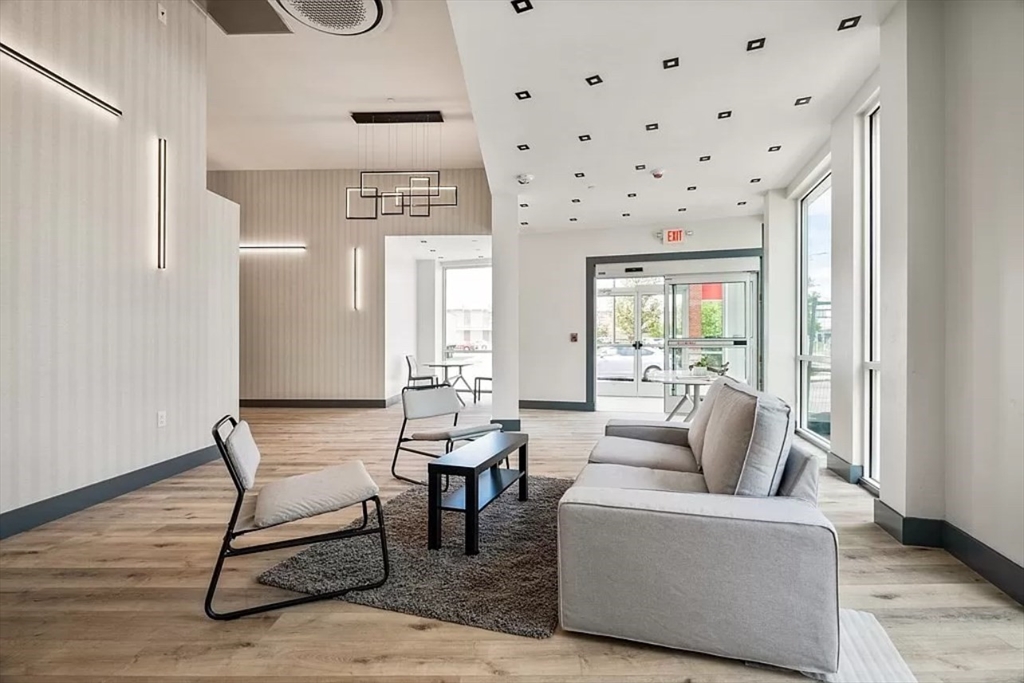 60 Cross Street East # 308